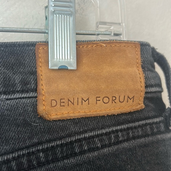 Denim Forum The Arlo High Rise Straight Black Size 29 Distressed Hem Button fly - Picture 6 of 10